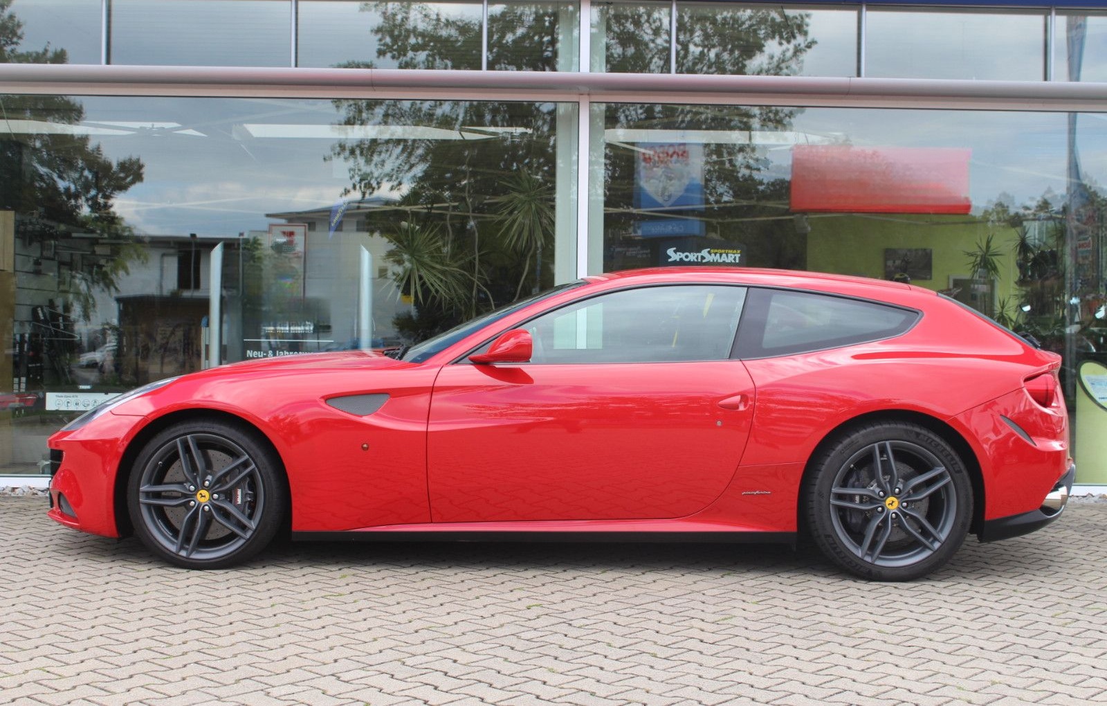 Ferrari FF  V12 +4x4  + 1 Hand +... nur 25867 Kilometer! foto 4