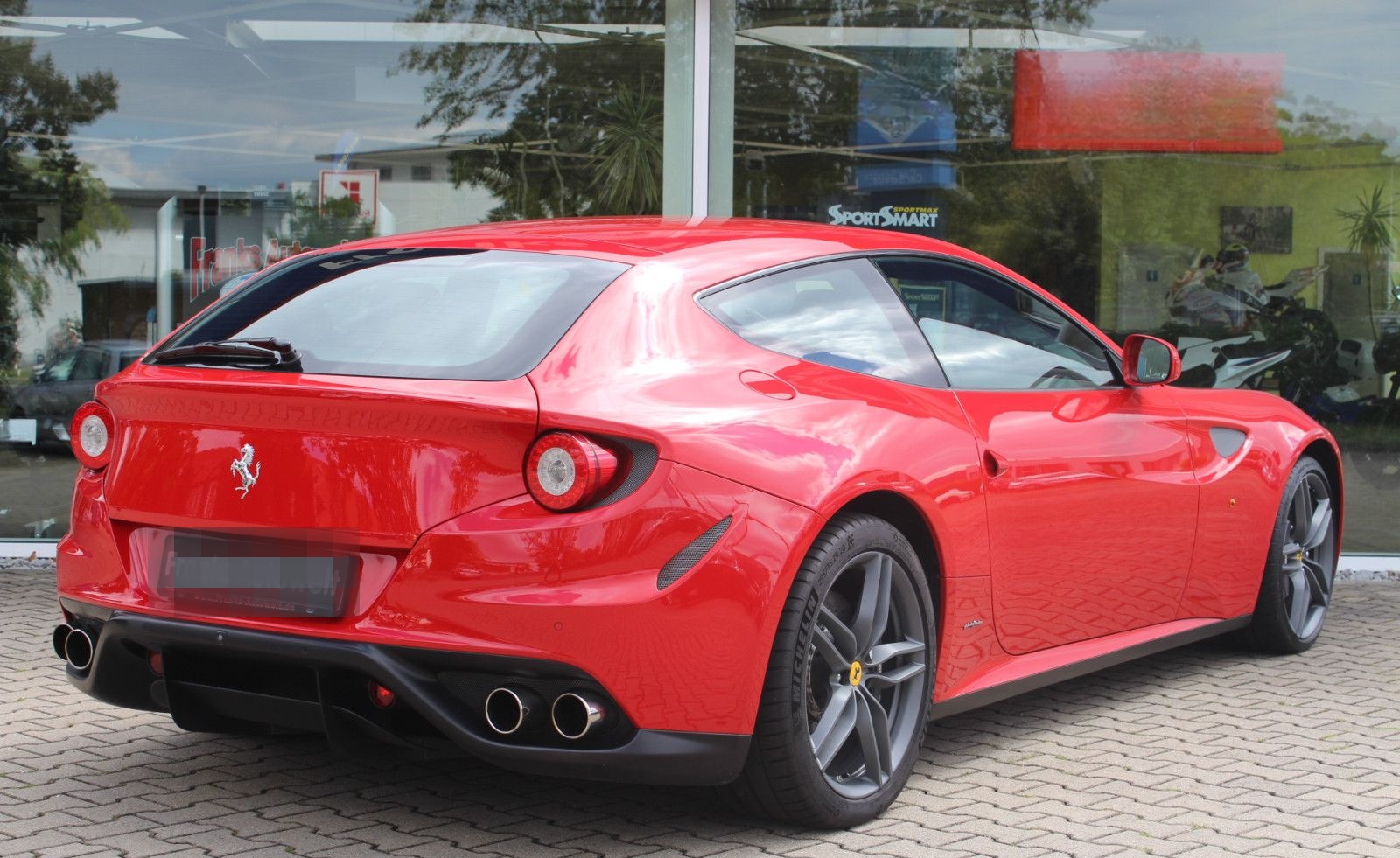 Ferrari FF  V12 +4x4  + 1 Hand +... nur 25867 Kilometer! foto 6