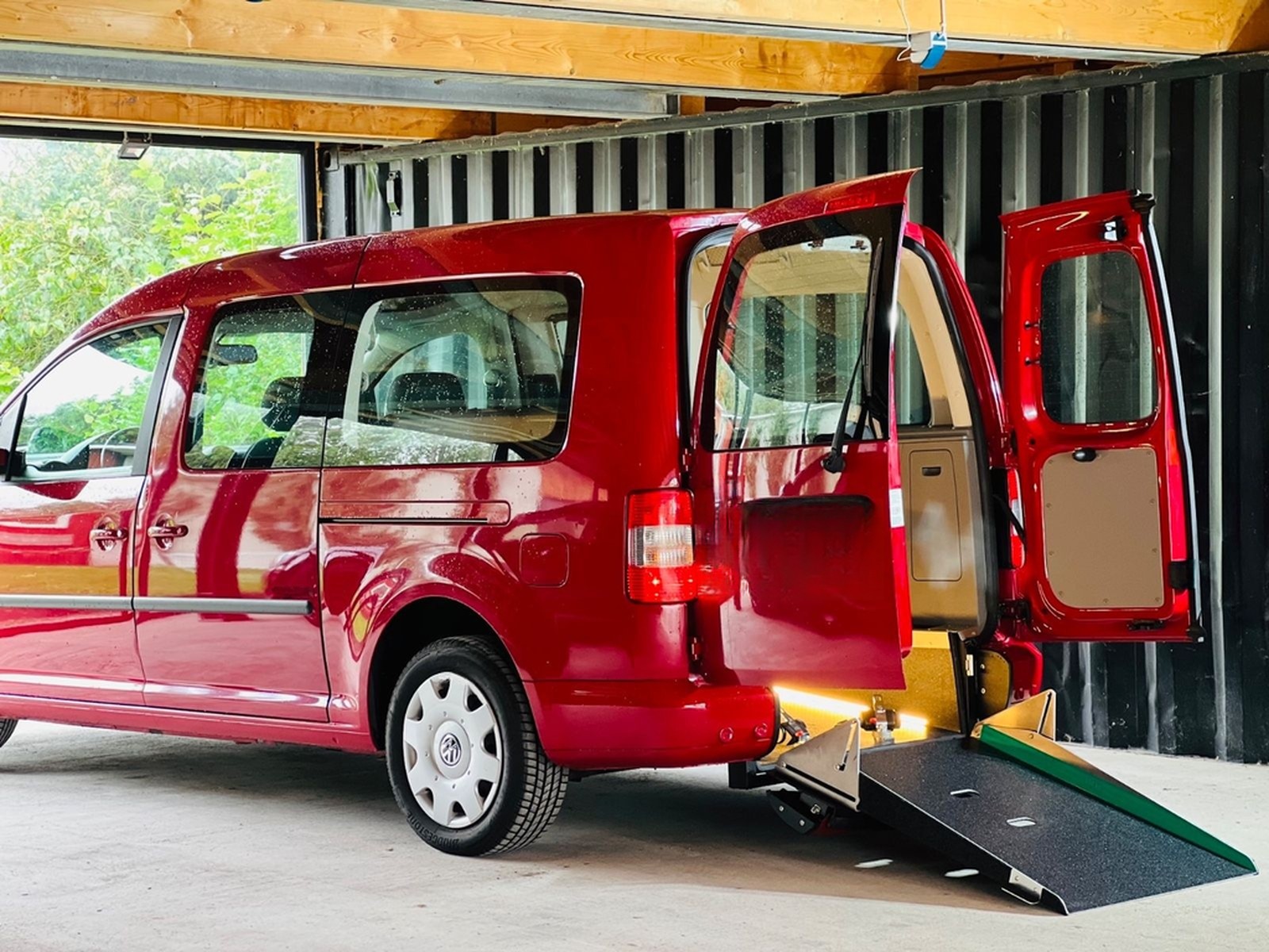 Volkswagen Caddy 1.6 Maxi Behindertengerecht-Rampe foto 2
