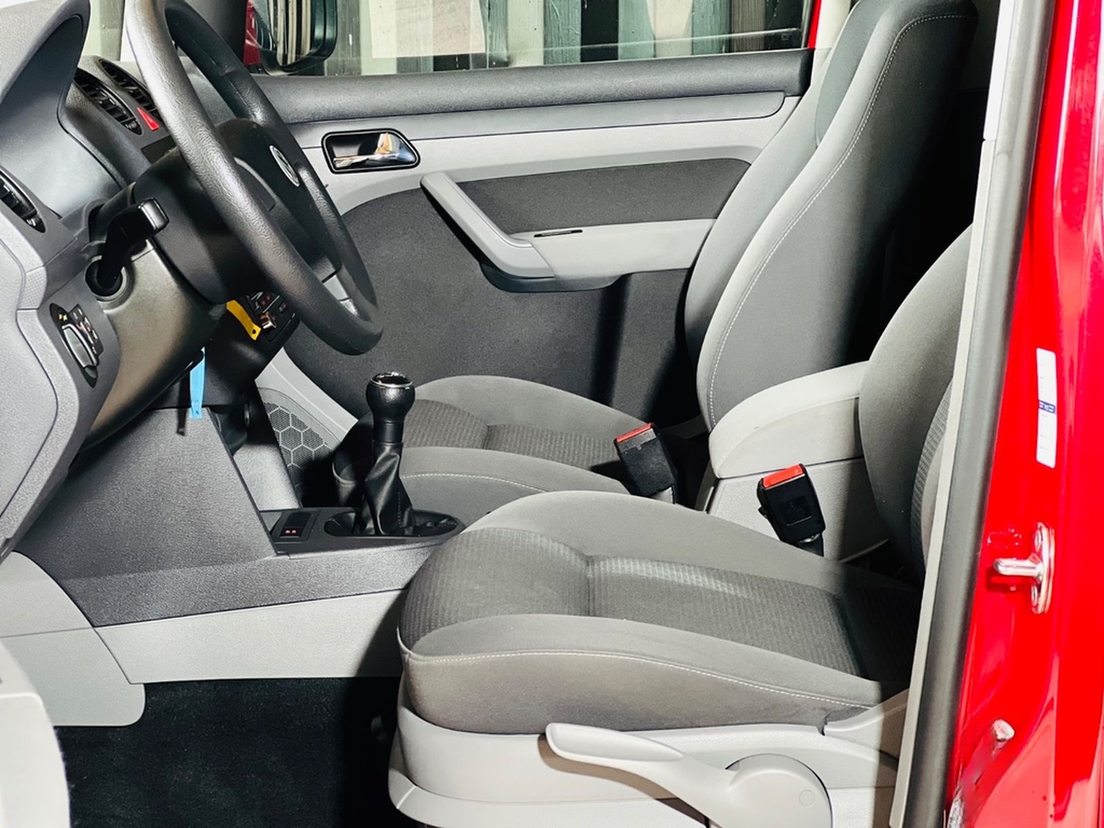 Volkswagen Caddy 1.6 Maxi Behindertengerecht-Rampe foto 16