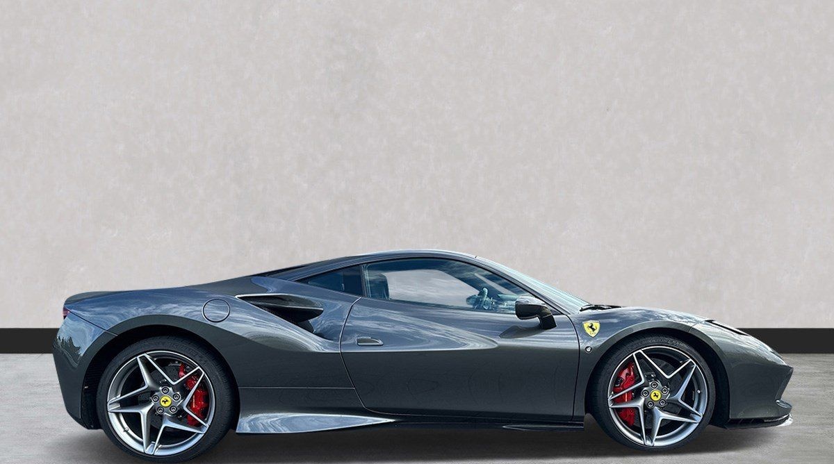 Ferrari F8 Tributo *Karbon*AFS*Kamera*Carplay* foto 5