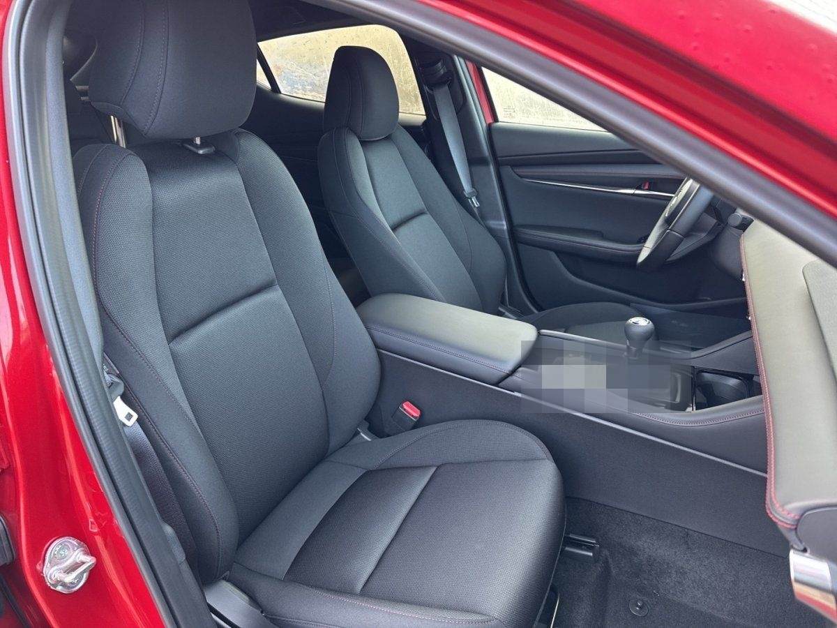 Mazda 3 2.5L e-SKYACTIV G 140ps HOMURA foto 8