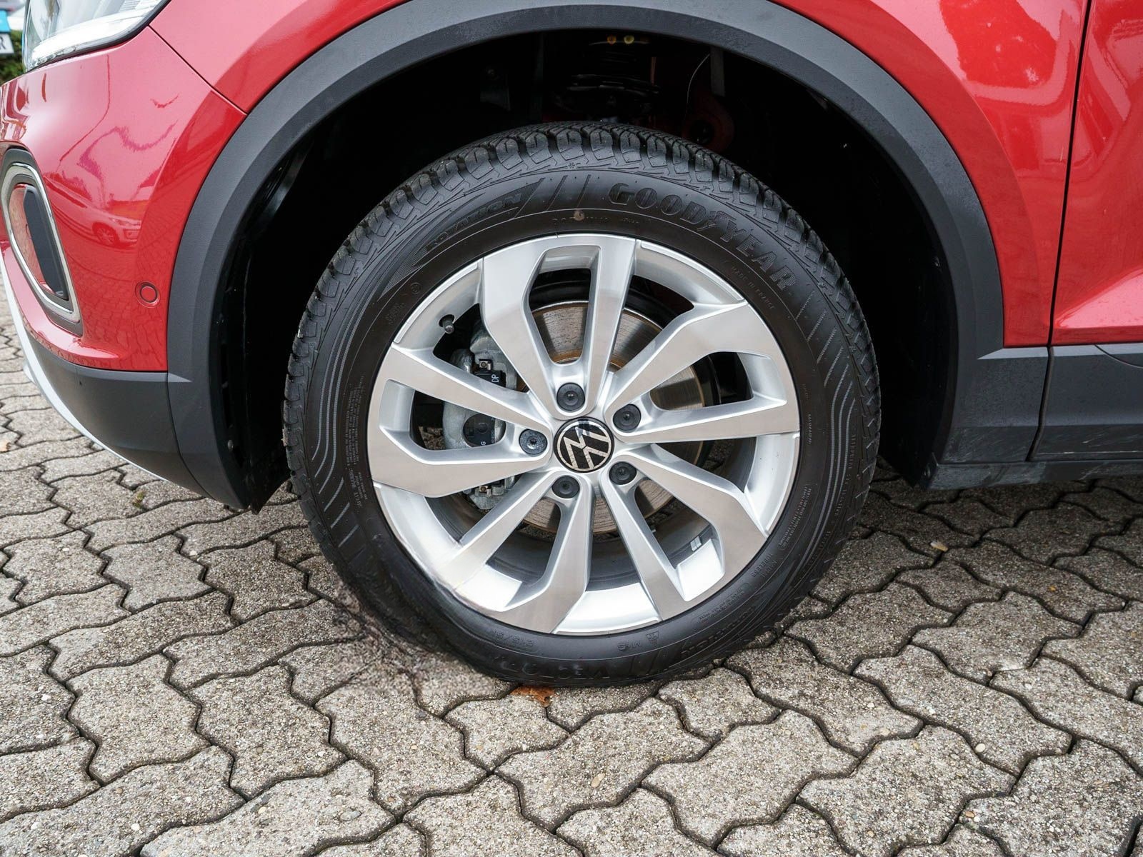 Volkswagen T-Roc Life 1.5 TSI LED Navi PDC SHZ VC Stdhzg foto 6
