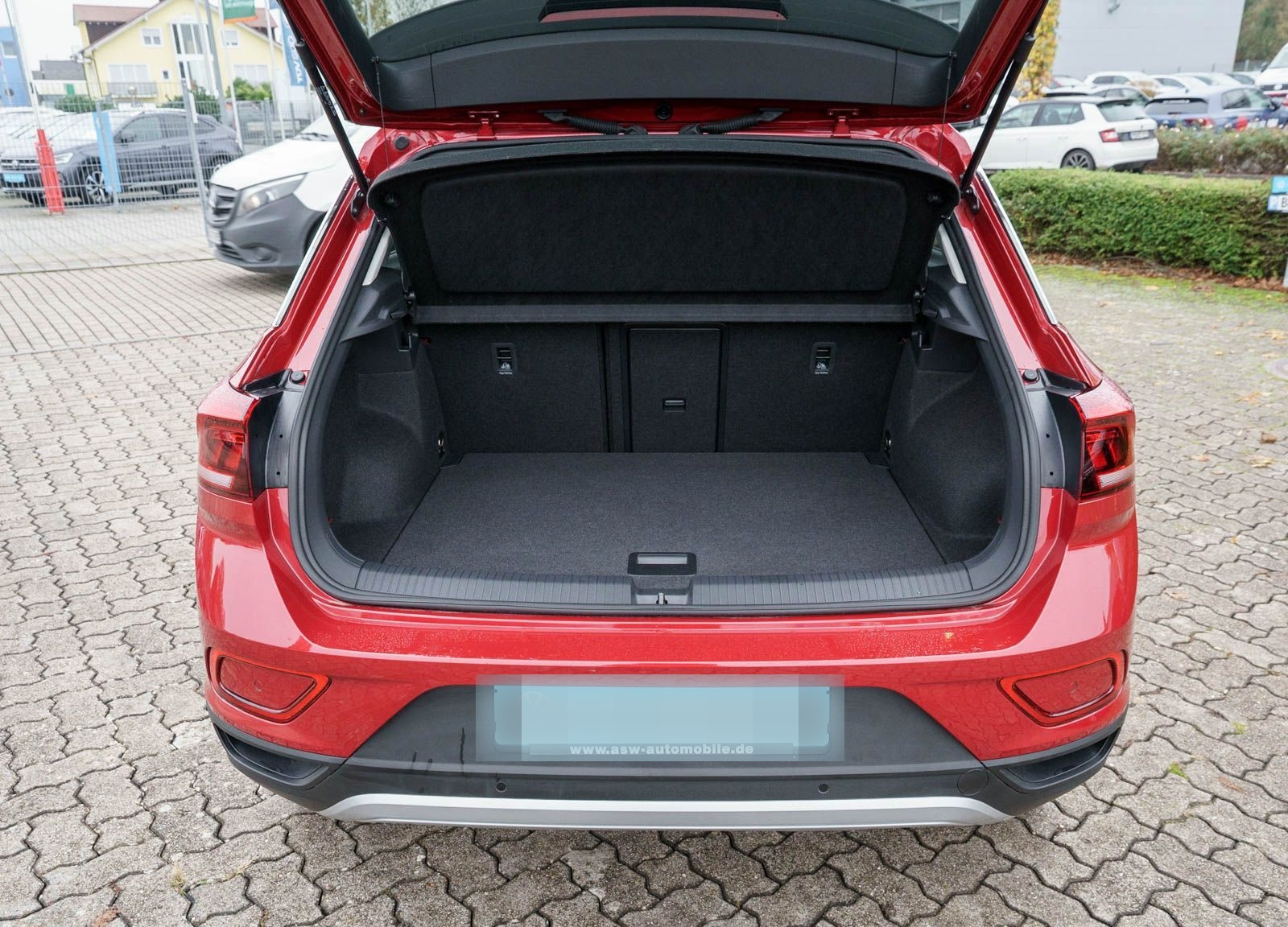 Volkswagen T-Roc Life 1.5 TSI LED Navi PDC SHZ VC Stdhzg foto 10