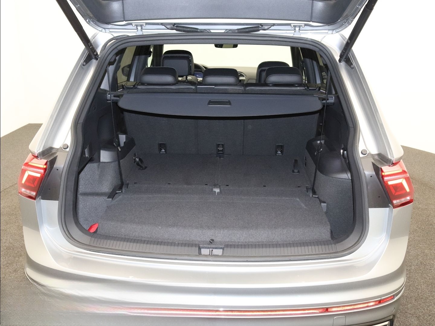 Volkswagen Tiguan Allspace 2.0 TSI DSG 4Mo. R-Line AHK 7S.  foto 17