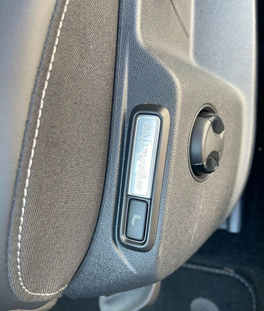 Volkswagen T-Roc R-Line 2.0 TSI+ALLRAD+DSG+MATRIX-LED+NAVI+ foto 13