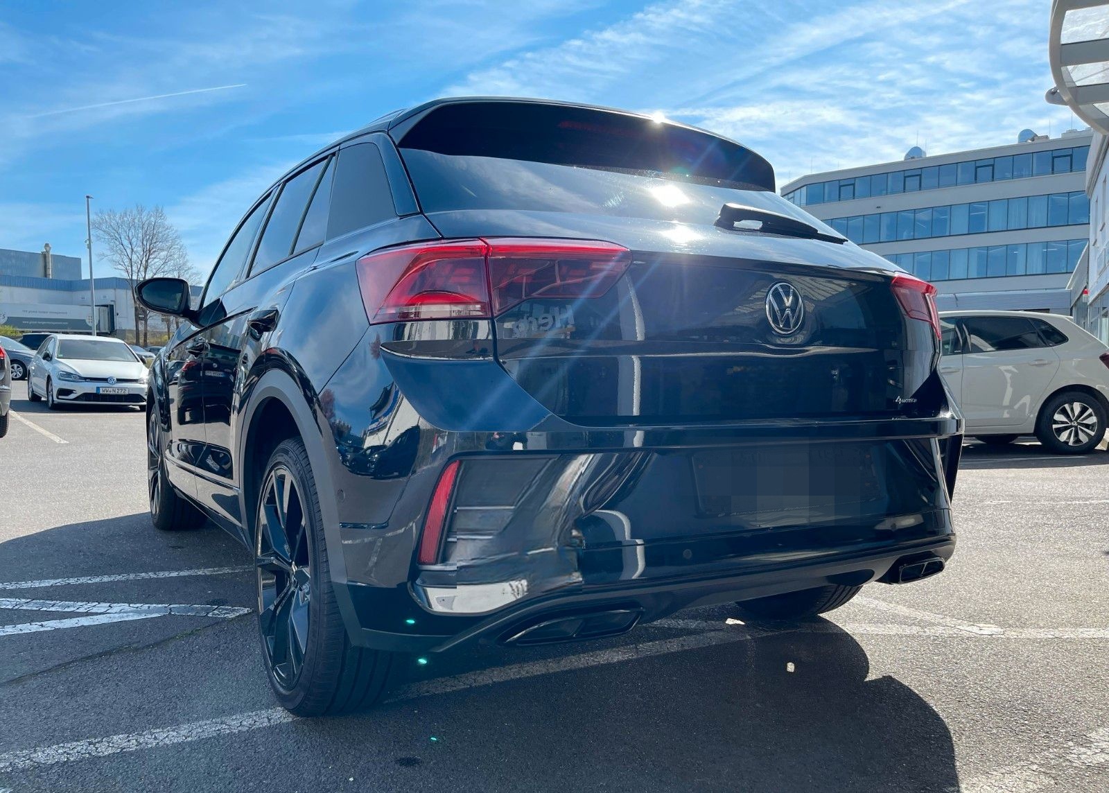 Volkswagen T-Roc R-Line 2.0 TSI+ALLRAD+DSG+MATRIX-LED+NAVI+ foto 7