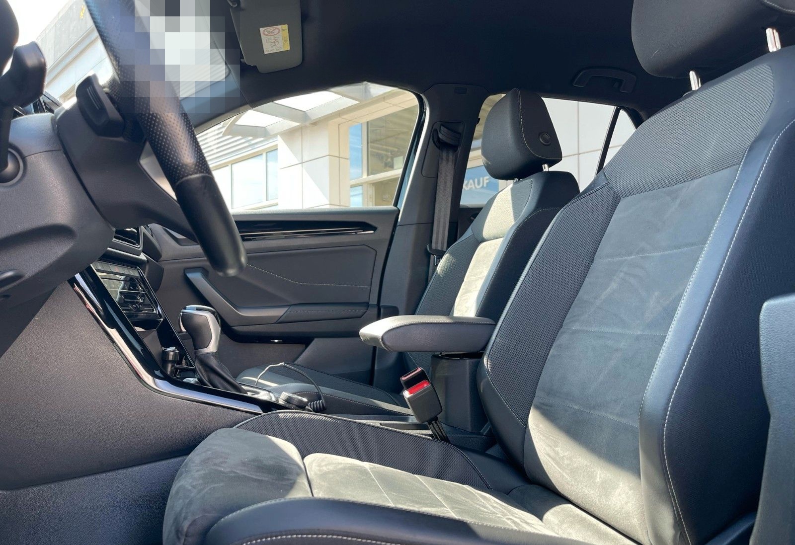 Volkswagen T-Roc R-Line 2.0 TSI+ALLRAD+DSG+MATRIX-LED+NAVI+ foto 10