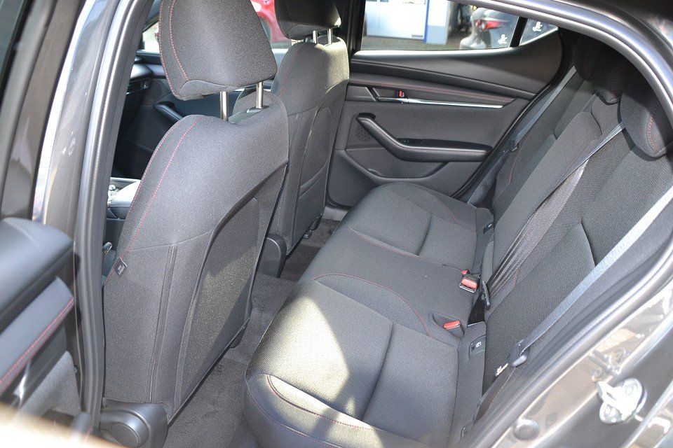 Mazda 3 2.5L e-SKYACTIV G 140ps 6MT FWD Homura foto 15