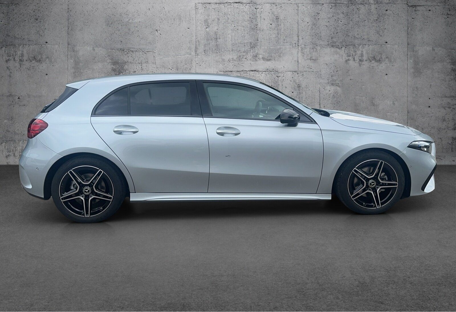 Mercedes-Benz A 200 AMG+NIGHT+DISTRO+KAMERA+AMBI+MLED+LENKHZ foto 4