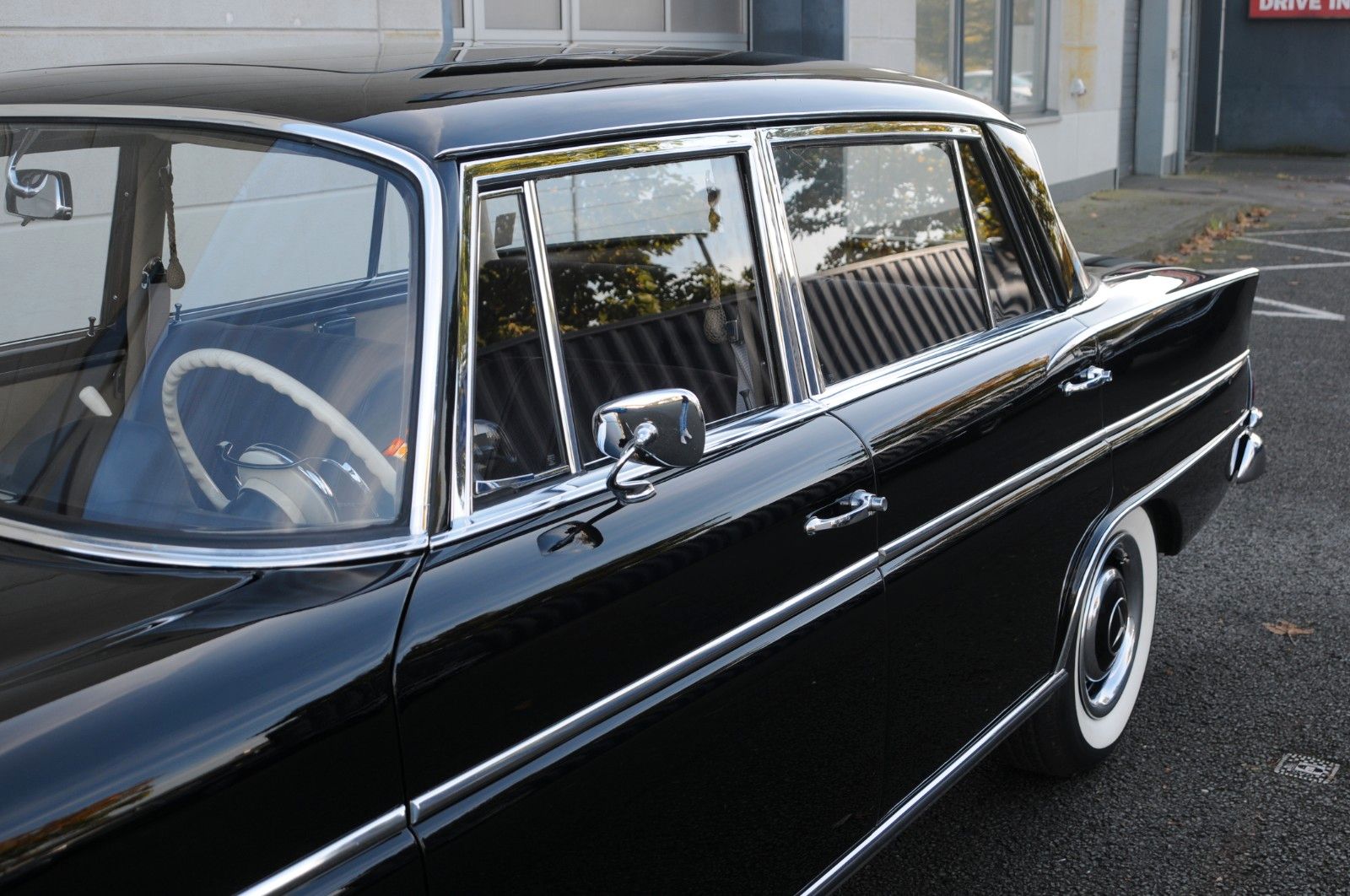 Mercedes-Benz 300 SEL Lang W112 Königsflosse /schöne Historie foto 14