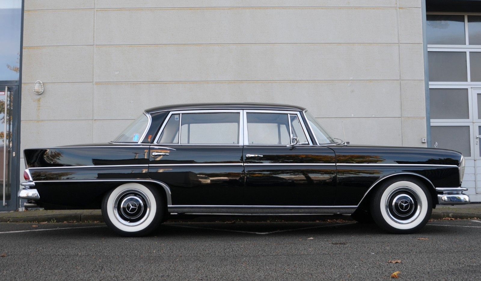 Mercedes-Benz 300 SEL Lang W112 Königsflosse /schöne Historie foto 3