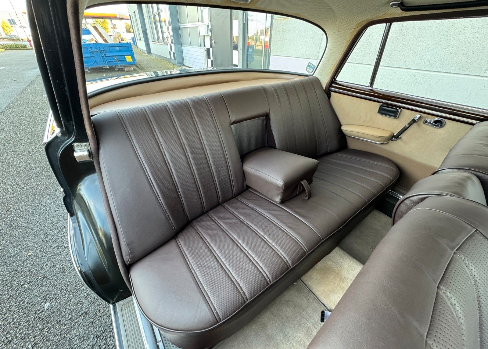 Mercedes-Benz 300 SEL Lang W112 Königsflosse /schöne Historie foto 21