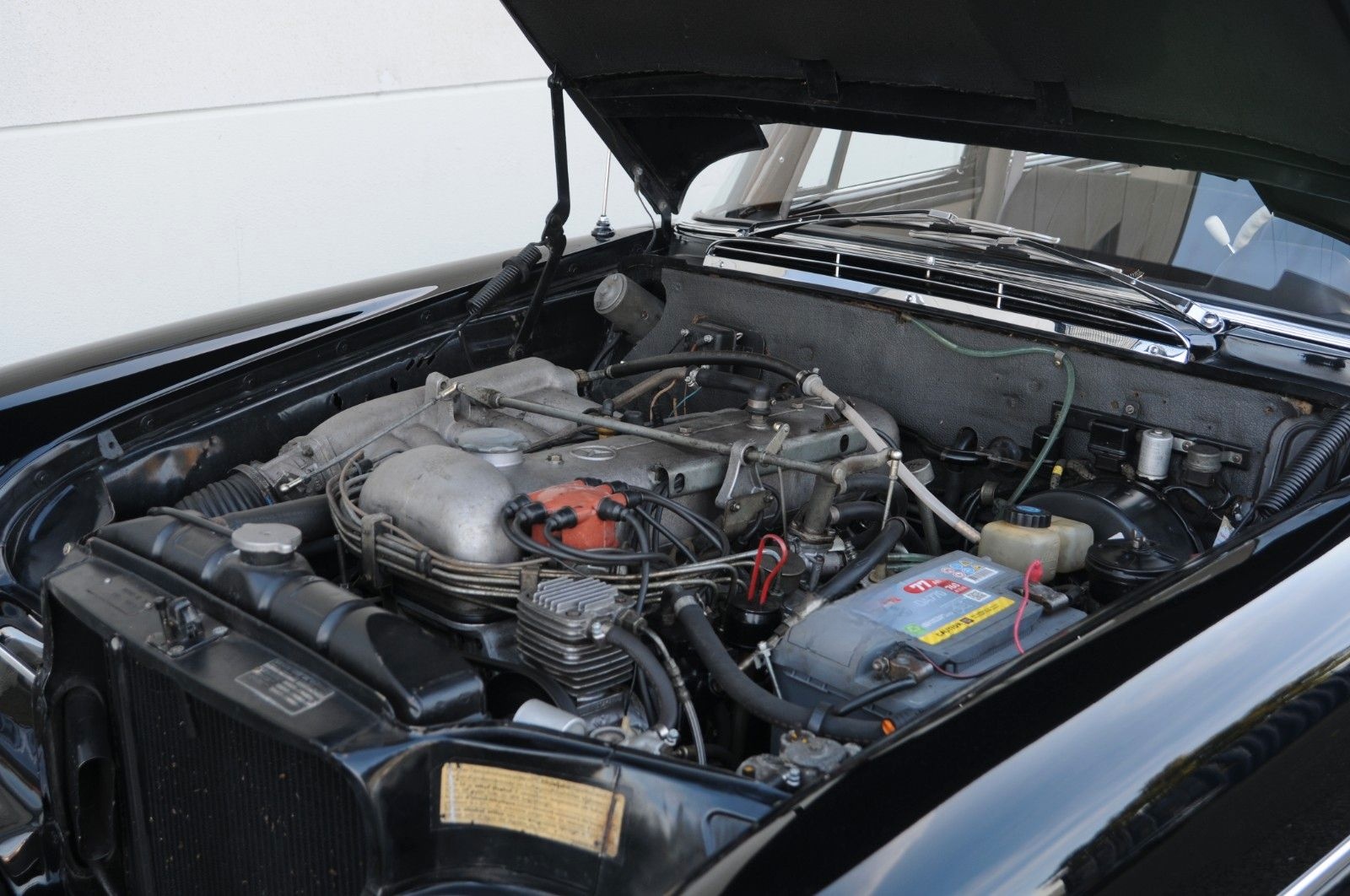 Mercedes-Benz 300 SEL Lang W112 Königsflosse /schöne Historie foto 25