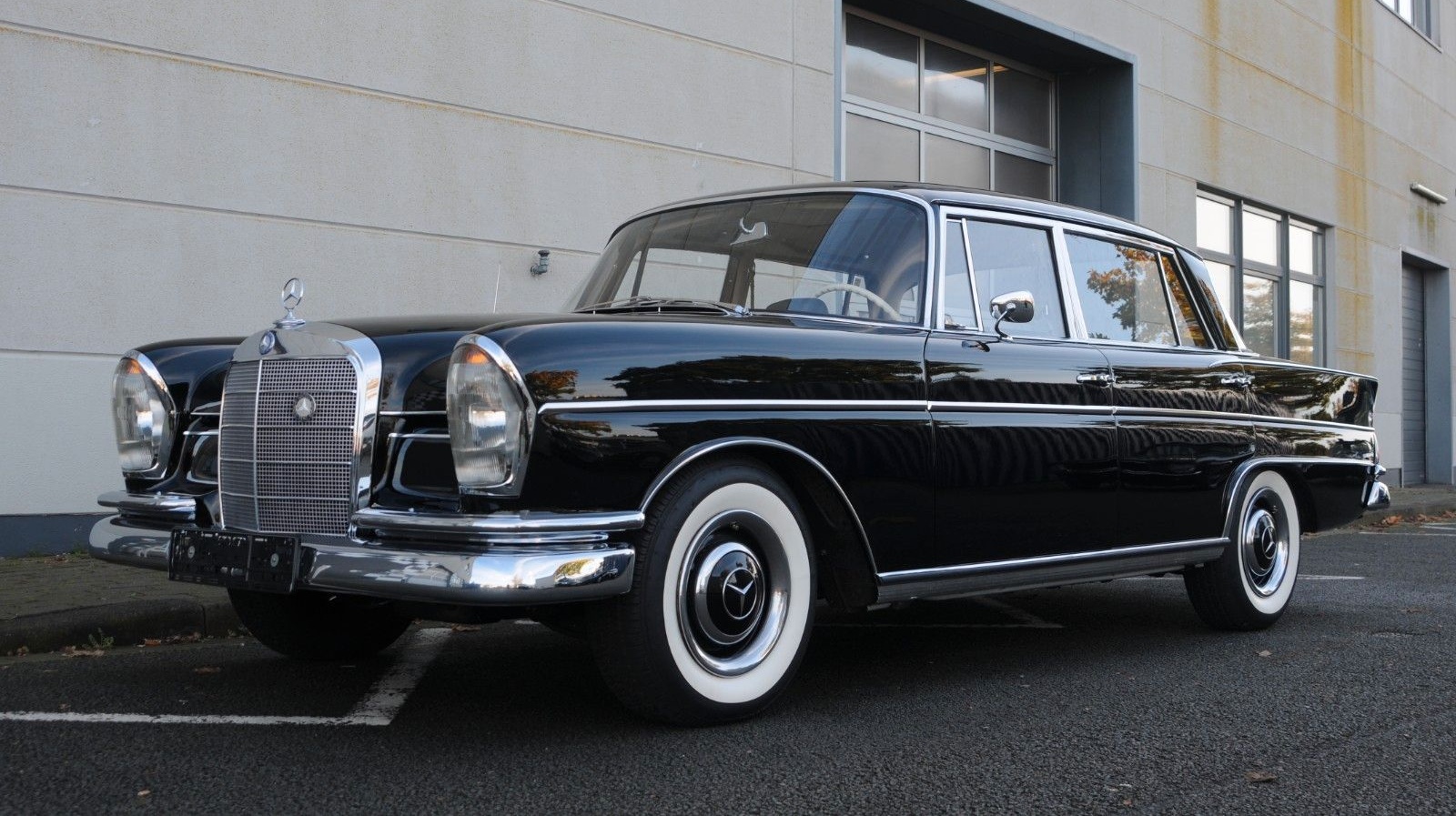Mercedes-Benz 300 SEL Lang W112 Königsflosse /schöne Historie foto 5
