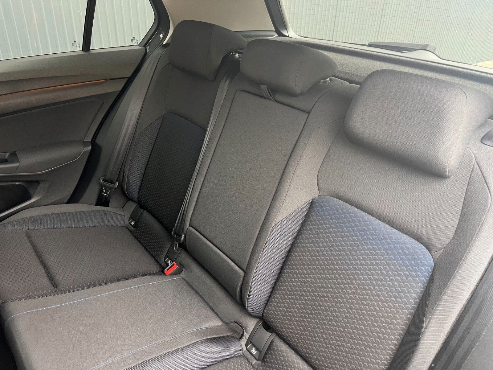 Volkswagen Golf VIII Lim. United LED*NAVI*STANDH.*SHZ foto 8