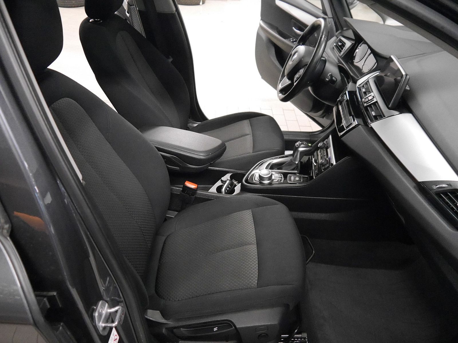 BMW 225 xe Active Tourer Advant. edrive - Pano - LED foto 10