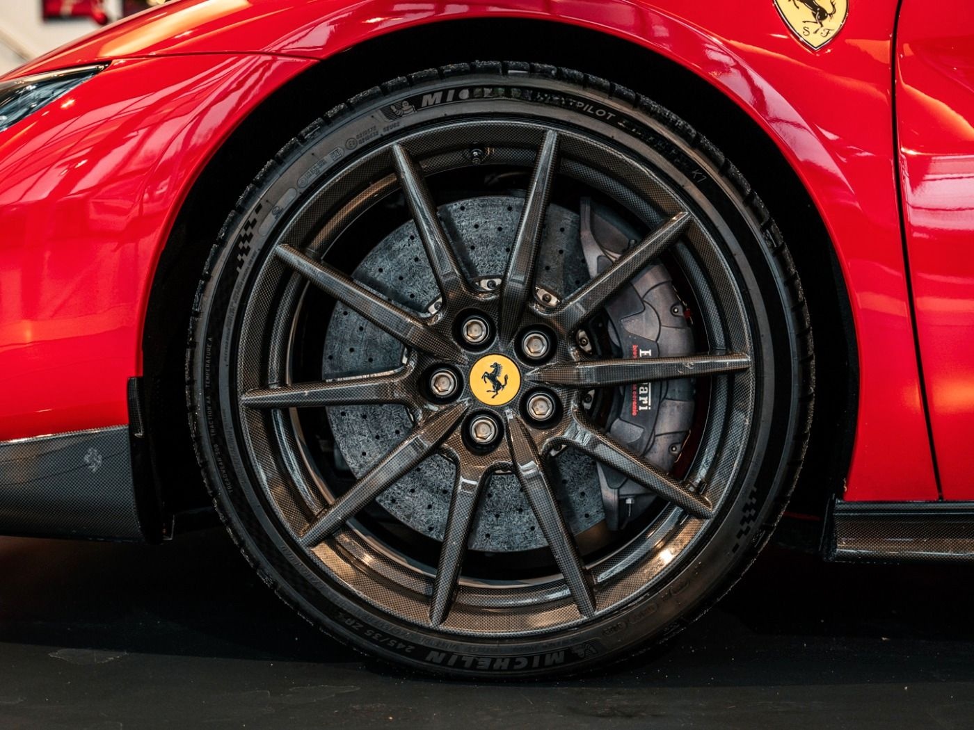 Ferrari 296 GTS *Rac-Sitze*Alcantara*Carbon*JBL* foto 16