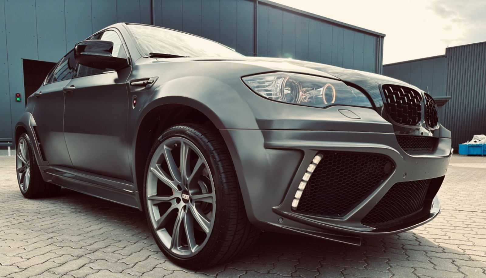 BMW X6 M MANSORY 720 PS LIMITED EDITION NR 1 foto 2