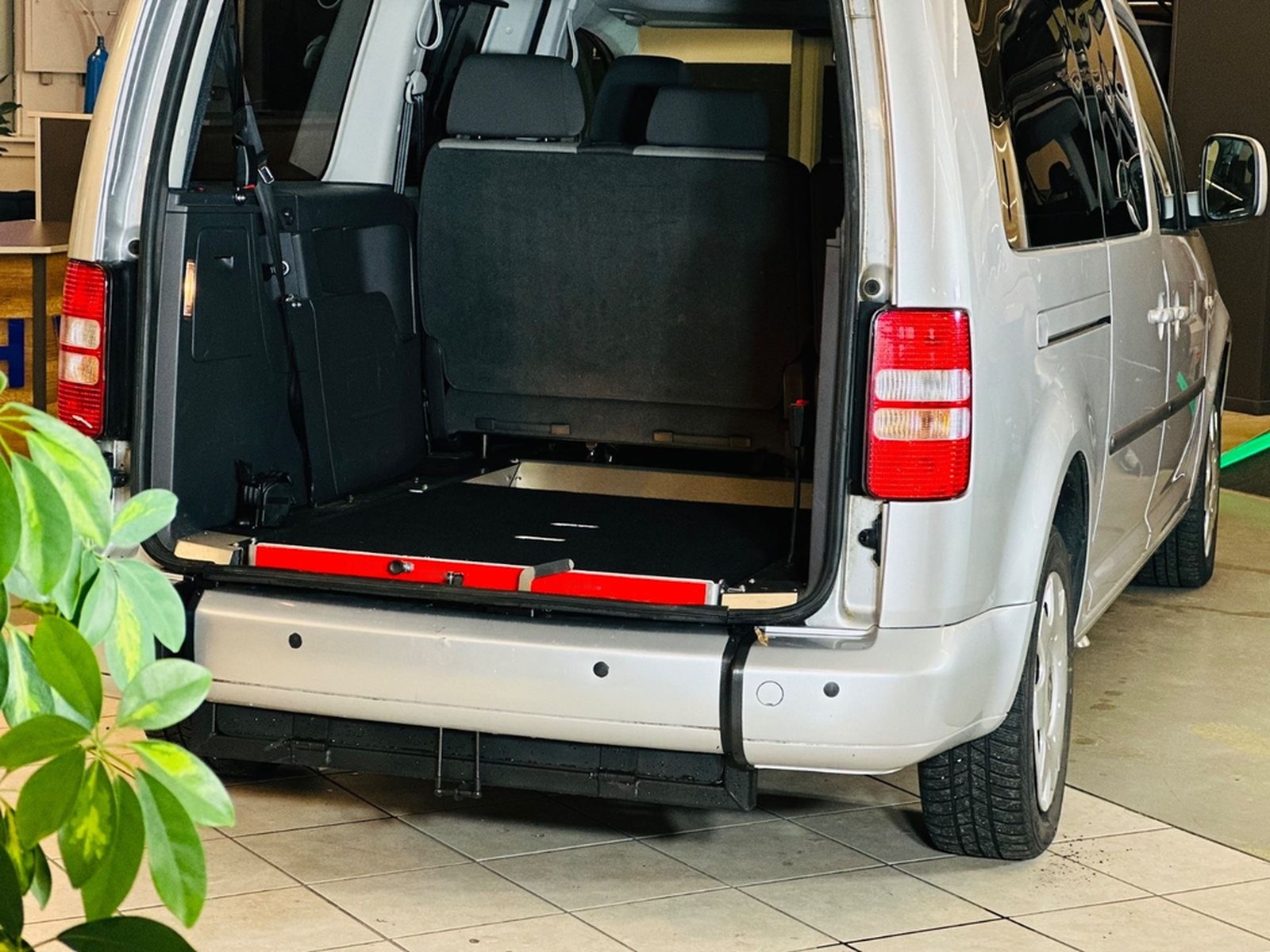 Volkswagen Caddy Maxi-Behindertengerecht-Rampe- foto 6