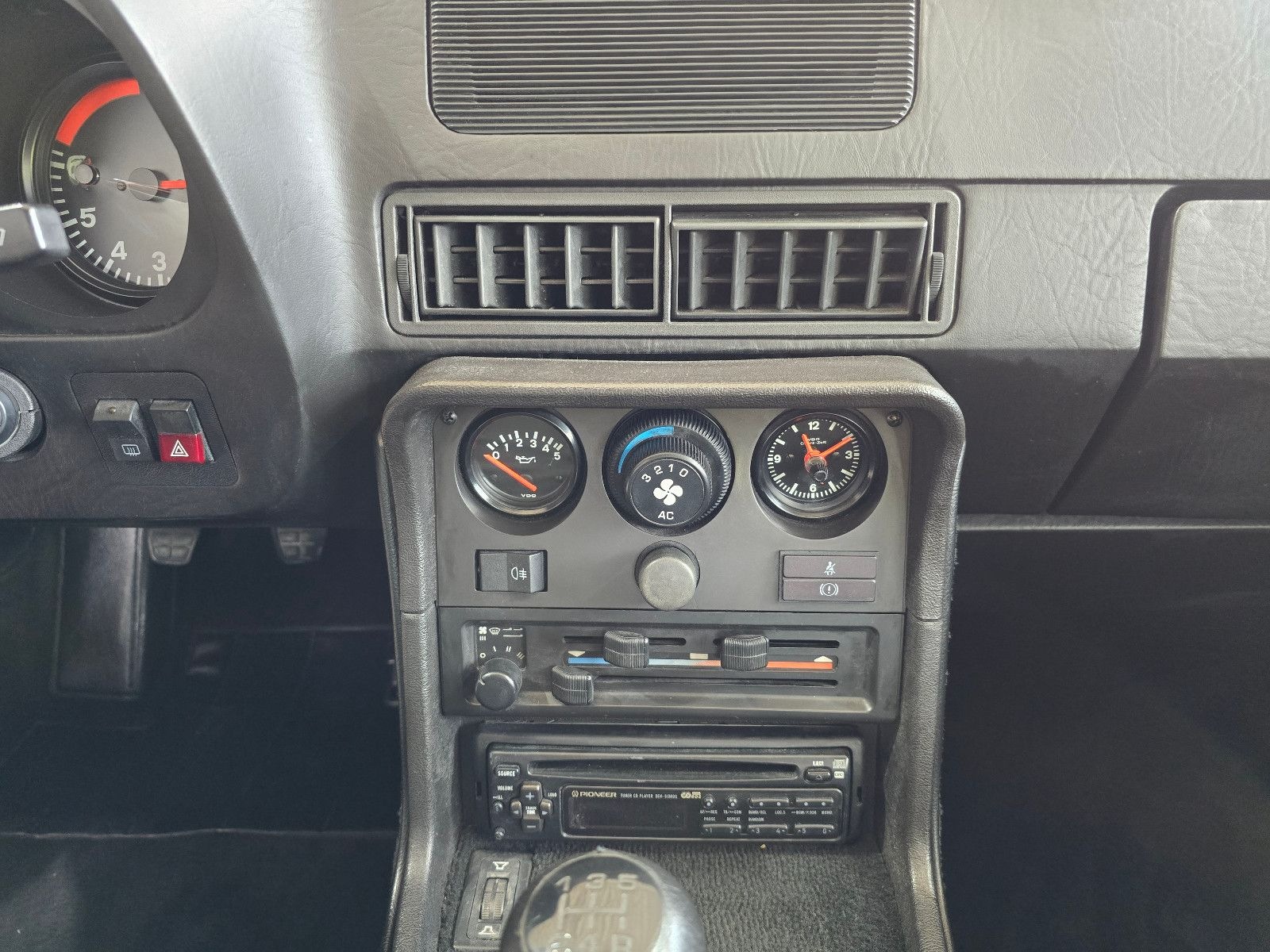 Porsche 924 S+RESTAURIERT+H-Kenzeichen Tüv NEU foto 11