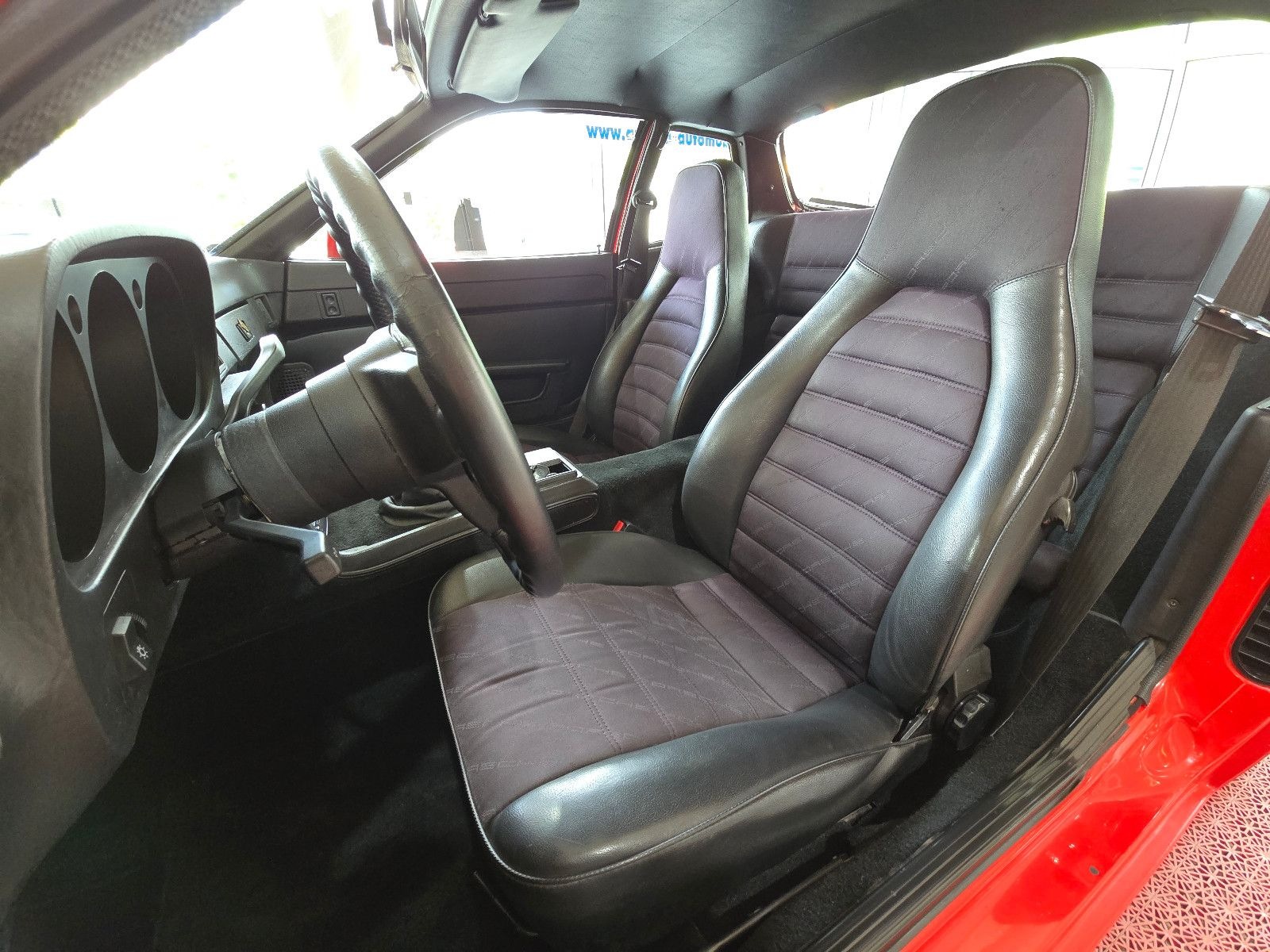 Porsche 924 S+RESTAURIERT+H-Kenzeichen Tüv NEU foto 7