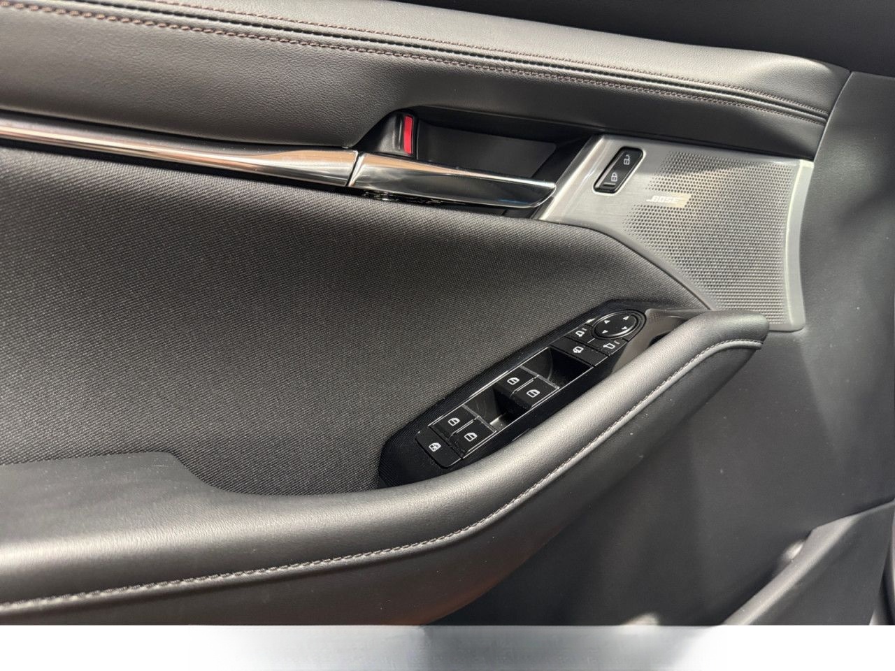 Mazda 3 2.0L SKY- X 186ps 6AT 2025 FWD Exclusive-line foto 14