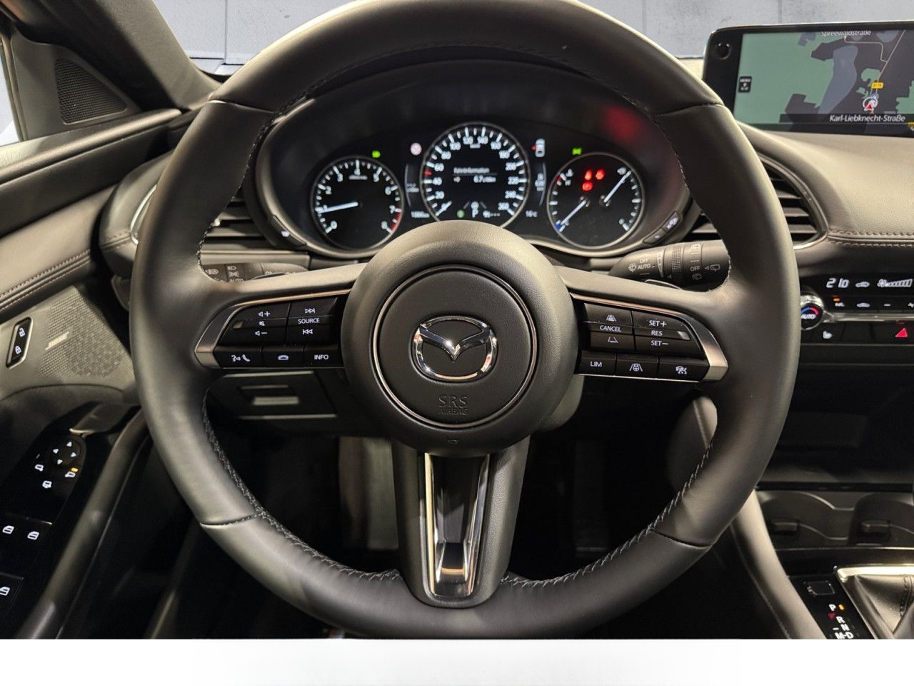 Mazda 3 2.0L SKY- X 186ps 6AT 2025 FWD Exclusive-line foto 10