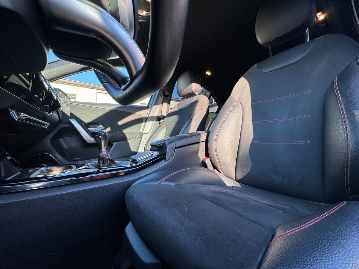 Mercedes-Benz A 200 AMG LINE Scheckheftgeplegt Burmester Sound foto 17