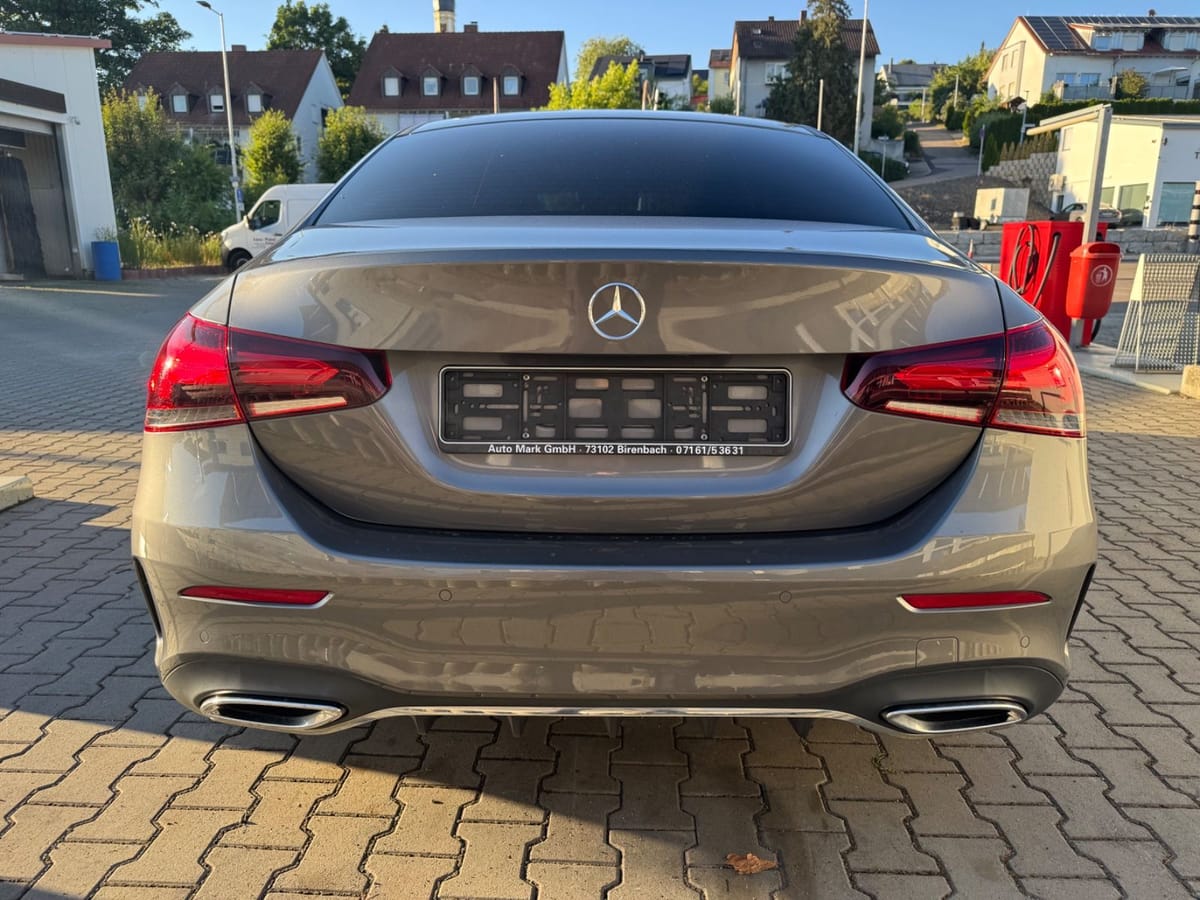 Mercedes-Benz A 200 AMG LINE Scheckheftgeplegt Burmester Sound foto 6