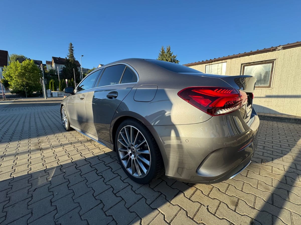 Mercedes-Benz A 200 AMG LINE Scheckheftgeplegt Burmester Sound foto 7