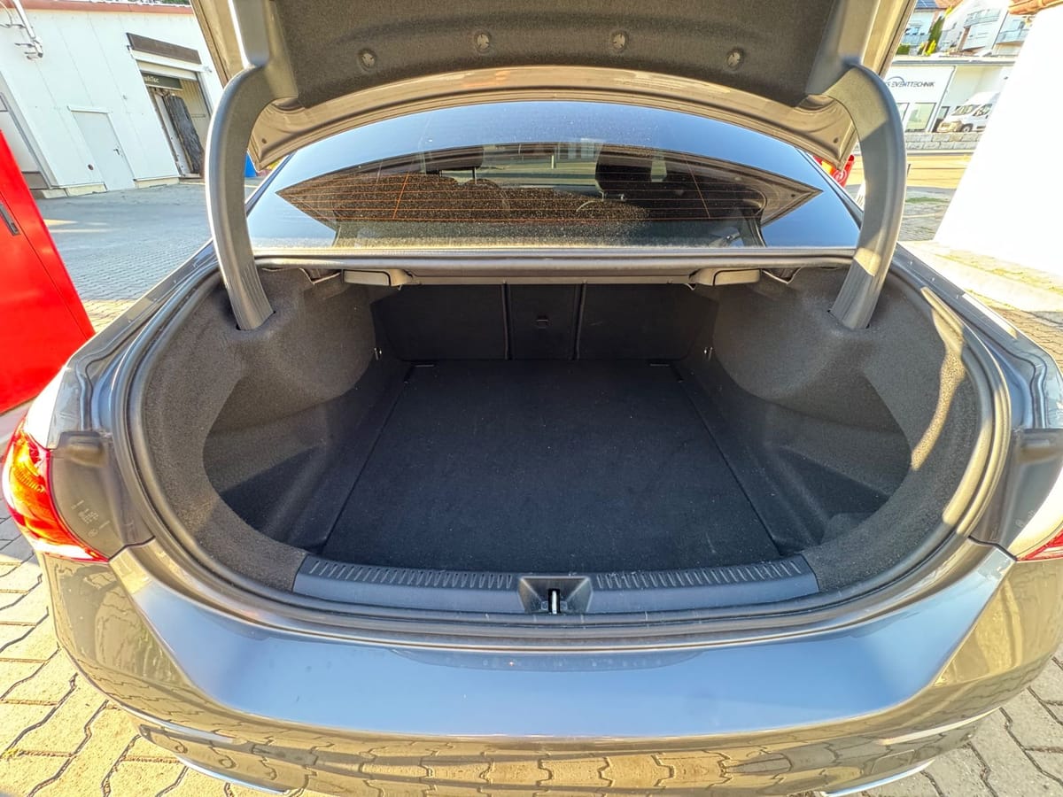 Mercedes-Benz A 200 AMG LINE Scheckheftgeplegt Burmester Sound foto 9