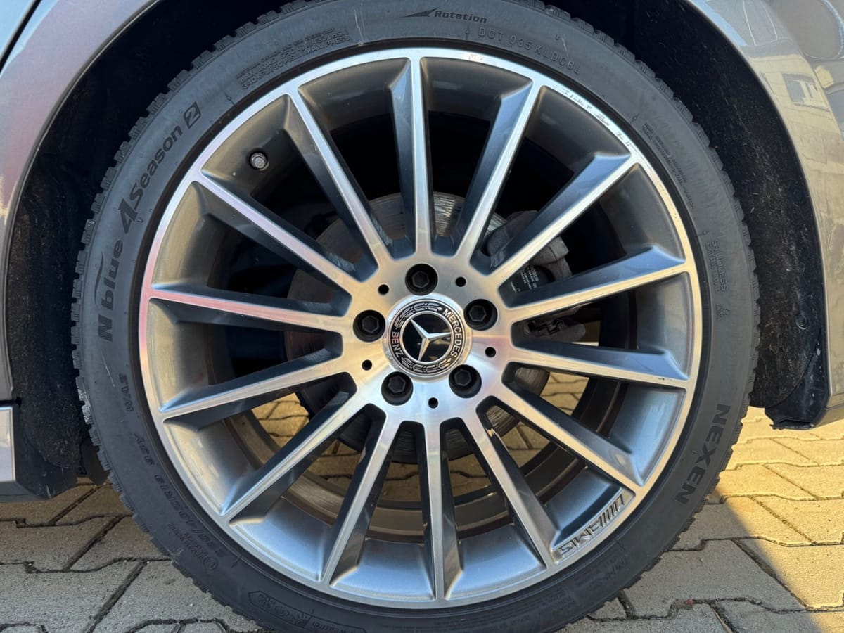 Mercedes-Benz A 200 AMG LINE Scheckheftgeplegt Burmester Sound foto 10