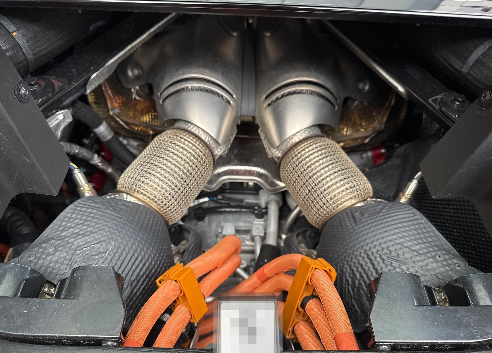 Ferrari 296 GTS 140.000€ an Optionals foto 20