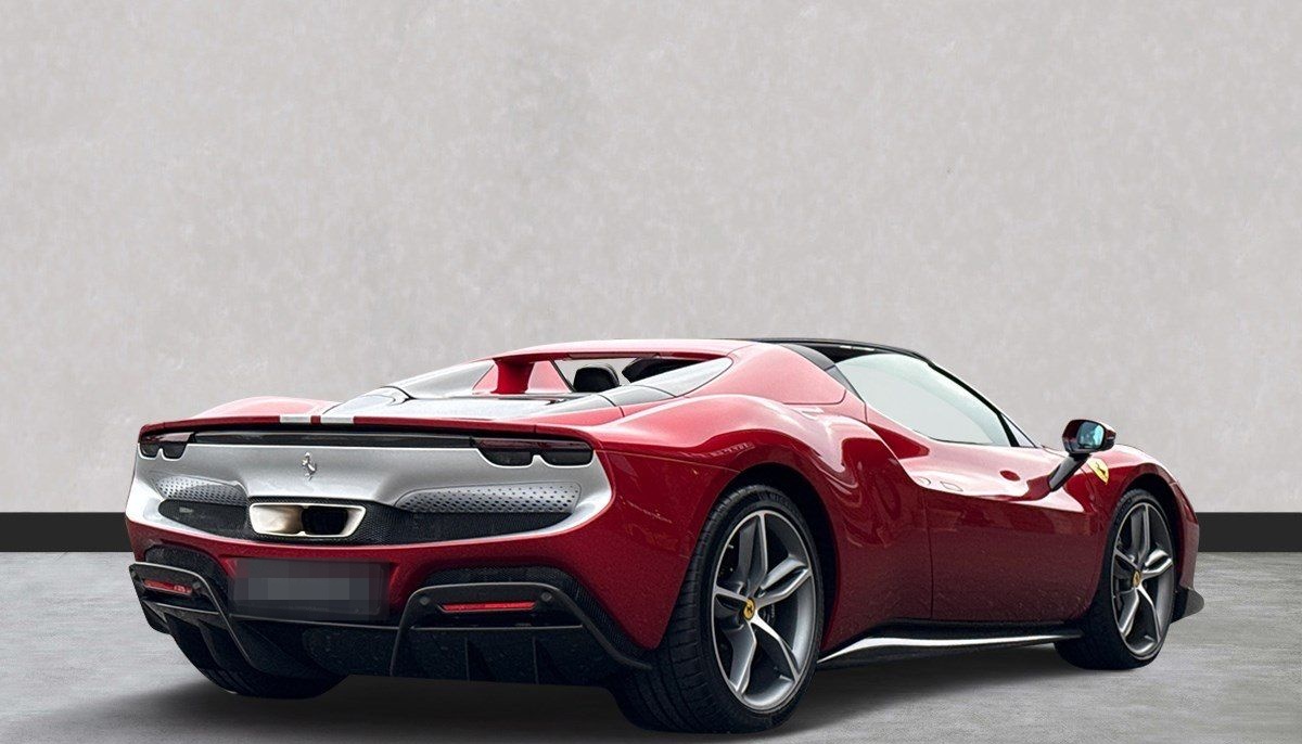 Ferrari 296 GTS 140.000€ an Optionals foto 7