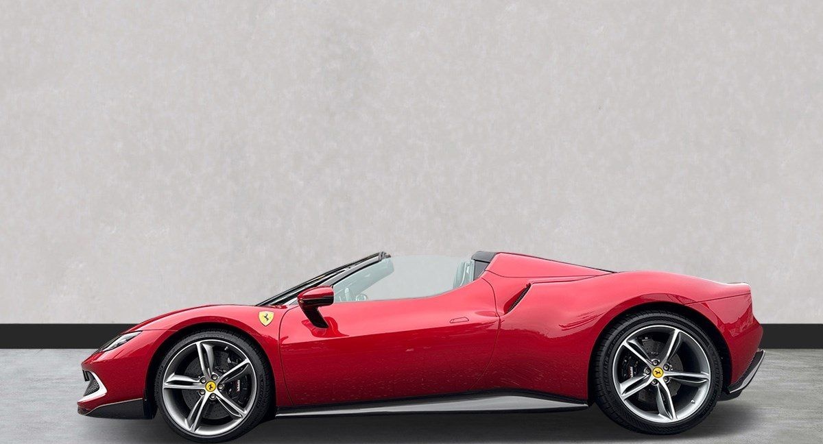 Ferrari 296 GTS 140.000€ an Optionals foto 10