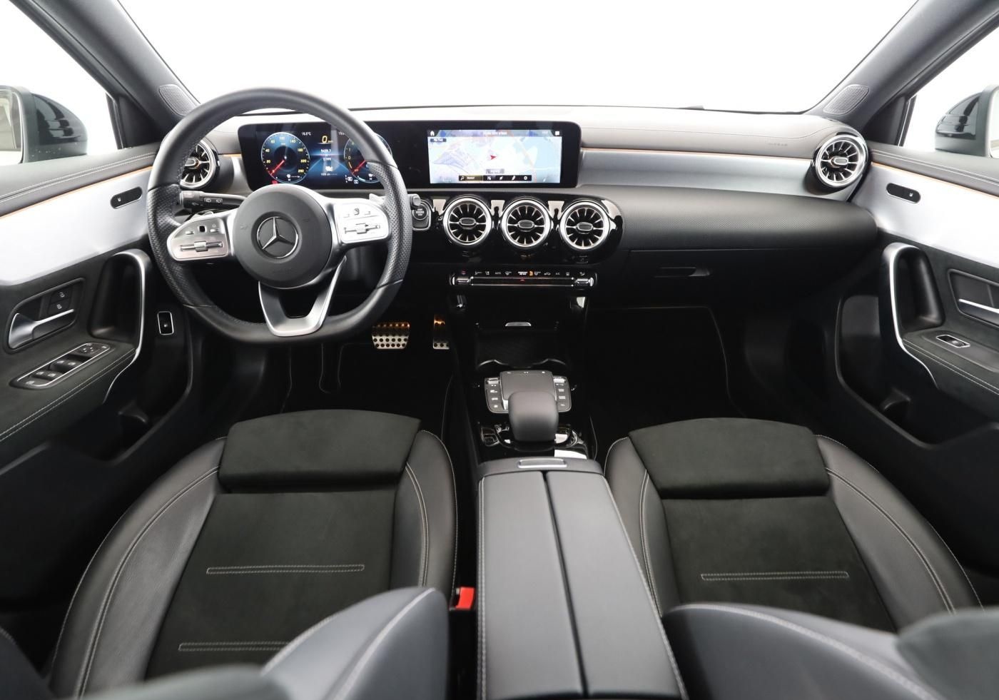 Mercedes-Benz A 250 e AMG+NIGHT+LED+KAMERA+WIDE+AMBI+CARPLAY++ foto 16