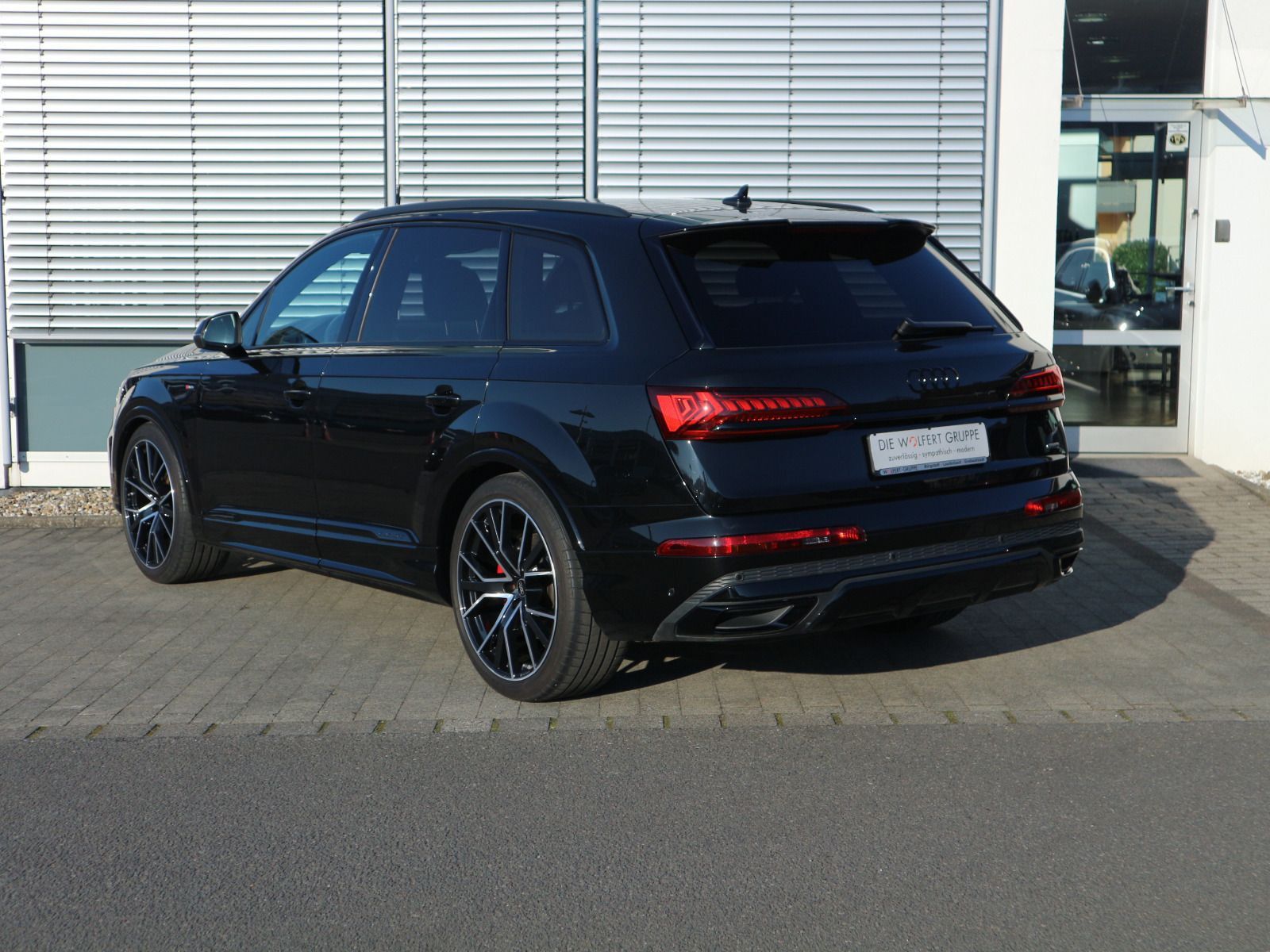 Audi Q7 S line 55 TFSI quattro 7-SITZER AHK PANO STHZ foto 4