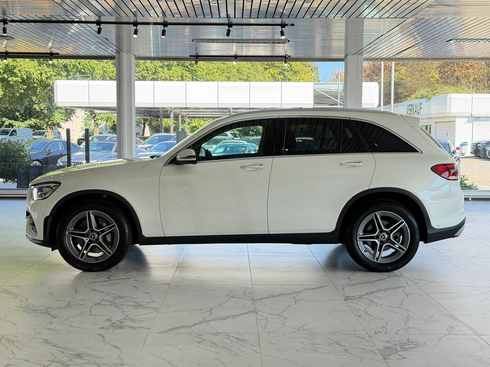 Mercedes-Benz GLC 220 d 3x AMG WIDE MBUX PANO STANDH KAM LED foto 3