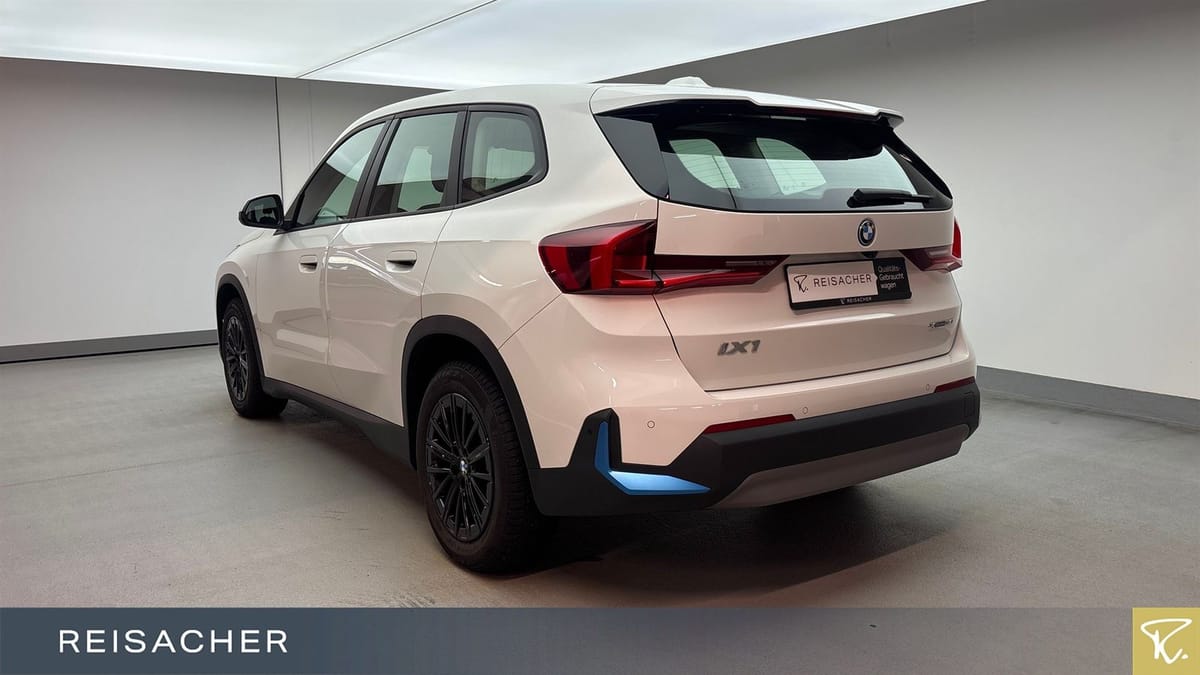 BMW IX1 A XDRIVE30 LCPlus RFK SH DAB+ foto 2