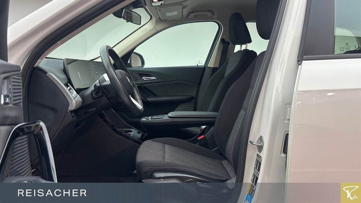 BMW IX1 A XDRIVE30 LCPlus RFK SH DAB+ foto 4