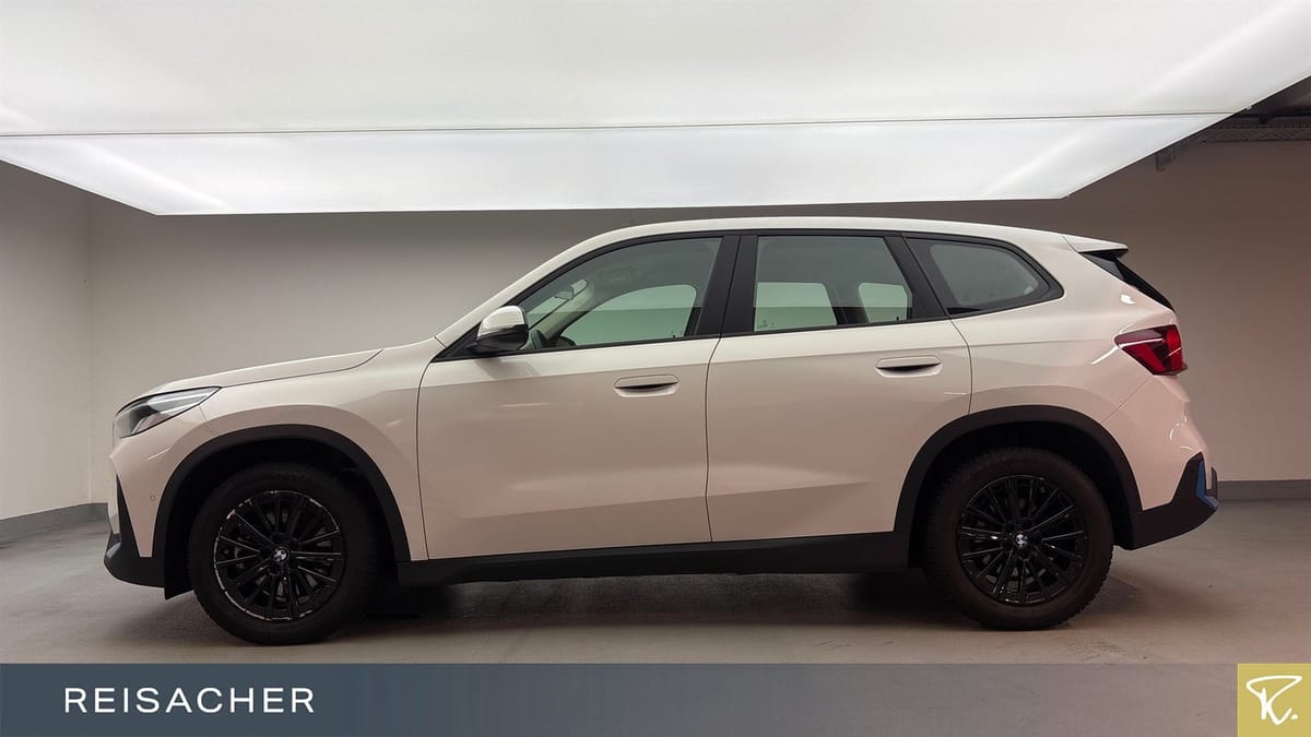 BMW IX1 A XDRIVE30 LCPlus RFK SH DAB+ foto 9