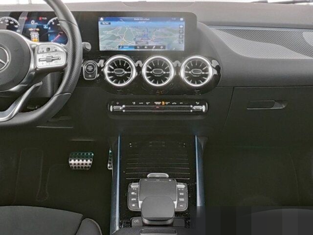 Mercedes-Benz Mercedes-AMG GLA 35 4M Panorama 360° Ambiente foto 6