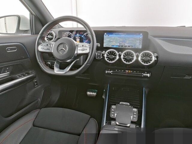 Mercedes-Benz Mercedes-AMG GLA 35 4M Panorama 360° Ambiente foto 7