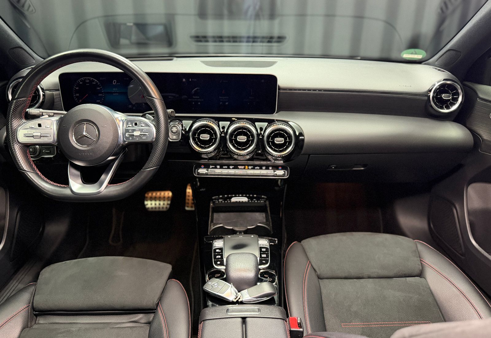 Mercedes-Benz A 250 4Matic|AMG-LINE|360°|STDHZG foto 24