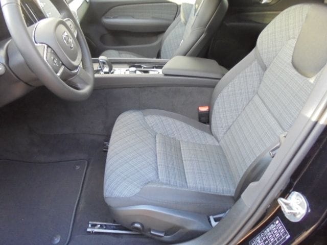 Volvo V60 Kombi B3 Benzin EU6d Core Kombi 7-Gang Auto foto 11