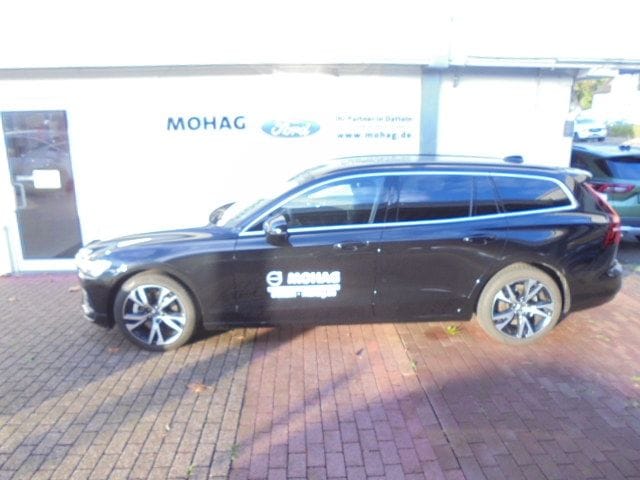 Volvo V60 Kombi B3 Benzin EU6d Core Kombi 7-Gang Auto foto 3