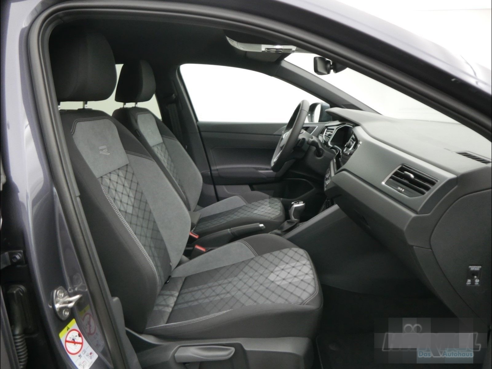 Volkswagen TAIGO R-LINE 1.5 TSI DSG (+ACC-RADAR+NAVI) LED foto 6