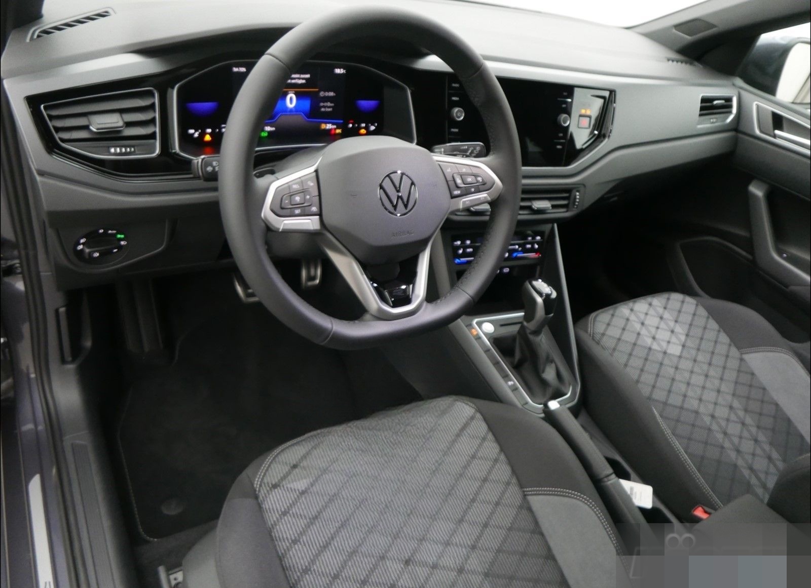 Volkswagen TAIGO R-LINE 1.5 TSI DSG (+ACC-RADAR+NAVI) LED foto 9