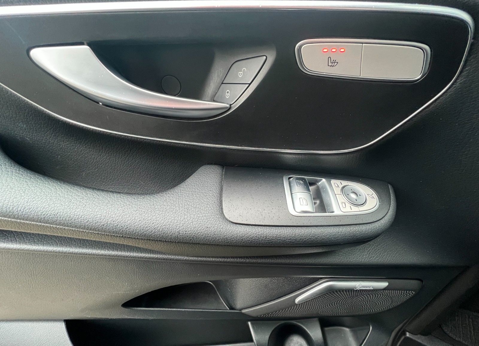 Mercedes-Benz V300d LANG SPORTPAKET LEDER LED STANDHEIZUNG AHK foto 24